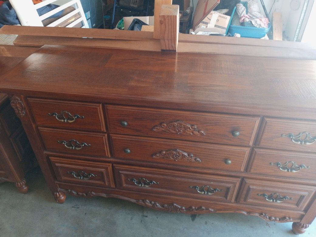 Cal King Bedroom Set