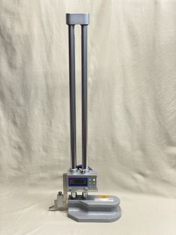 Mitutoyo 192-631-10 18" Digimatic Precision Height Gauge