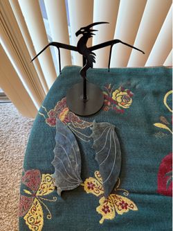 Flying dragon wings with stand
