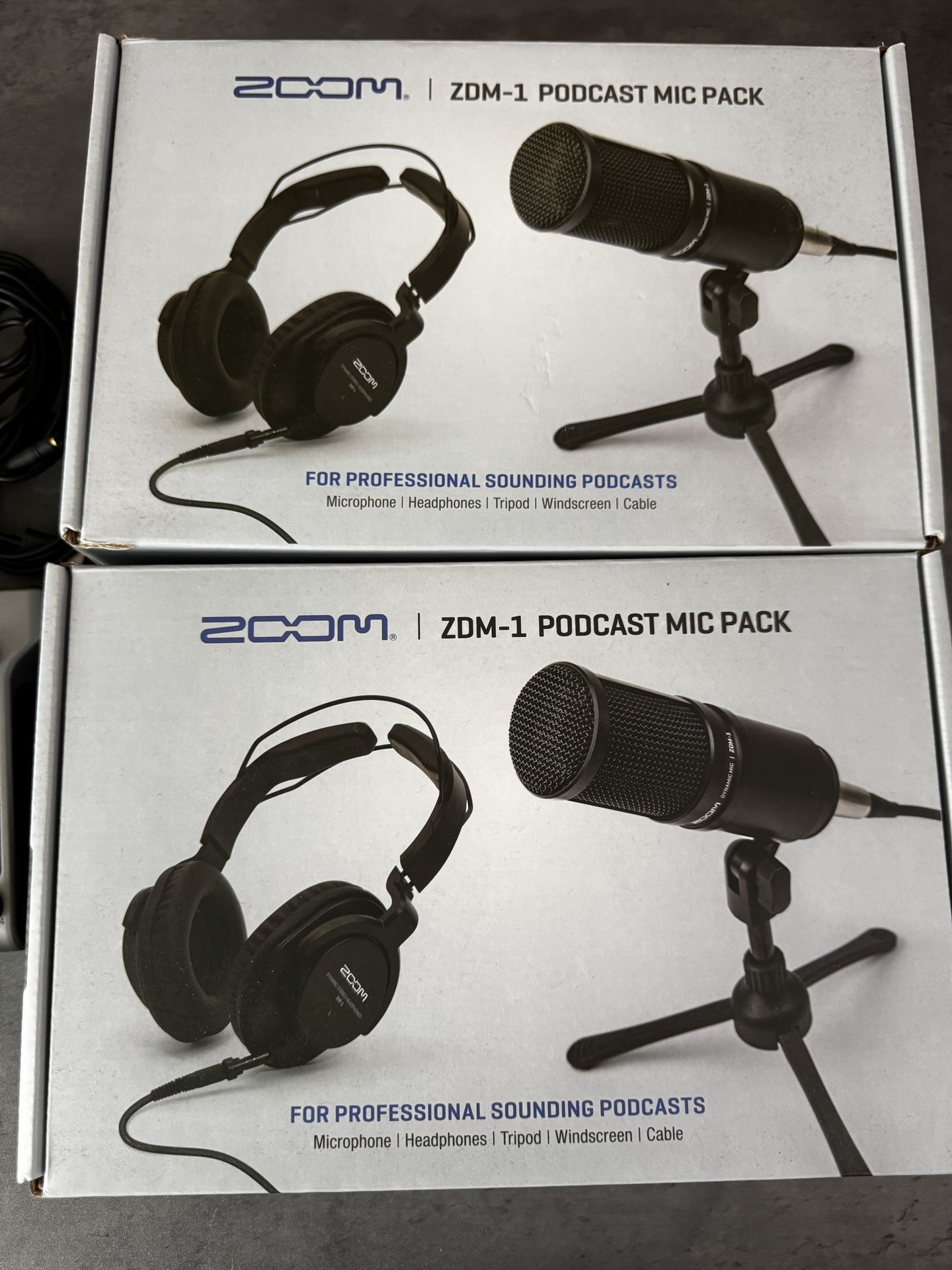 Zoom PodTrak P4 - 2 Person Podcasting Kit