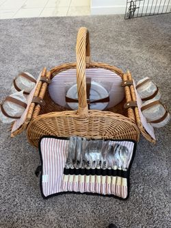 NEW PICNIC BASKET !! 