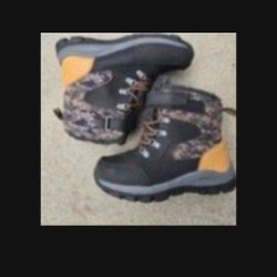 (9)Snow Boots, Size 10 - Size 4, $15 - $50 (BAFFIN) each, See 9 Pics