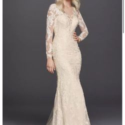 David’s Bridal Galina Signature Lace V neck Wedding Mermaid Dress Ivory color