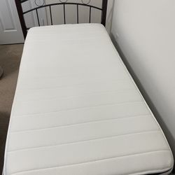 Hodedah Complete Metal Platform Bed With Mattress
