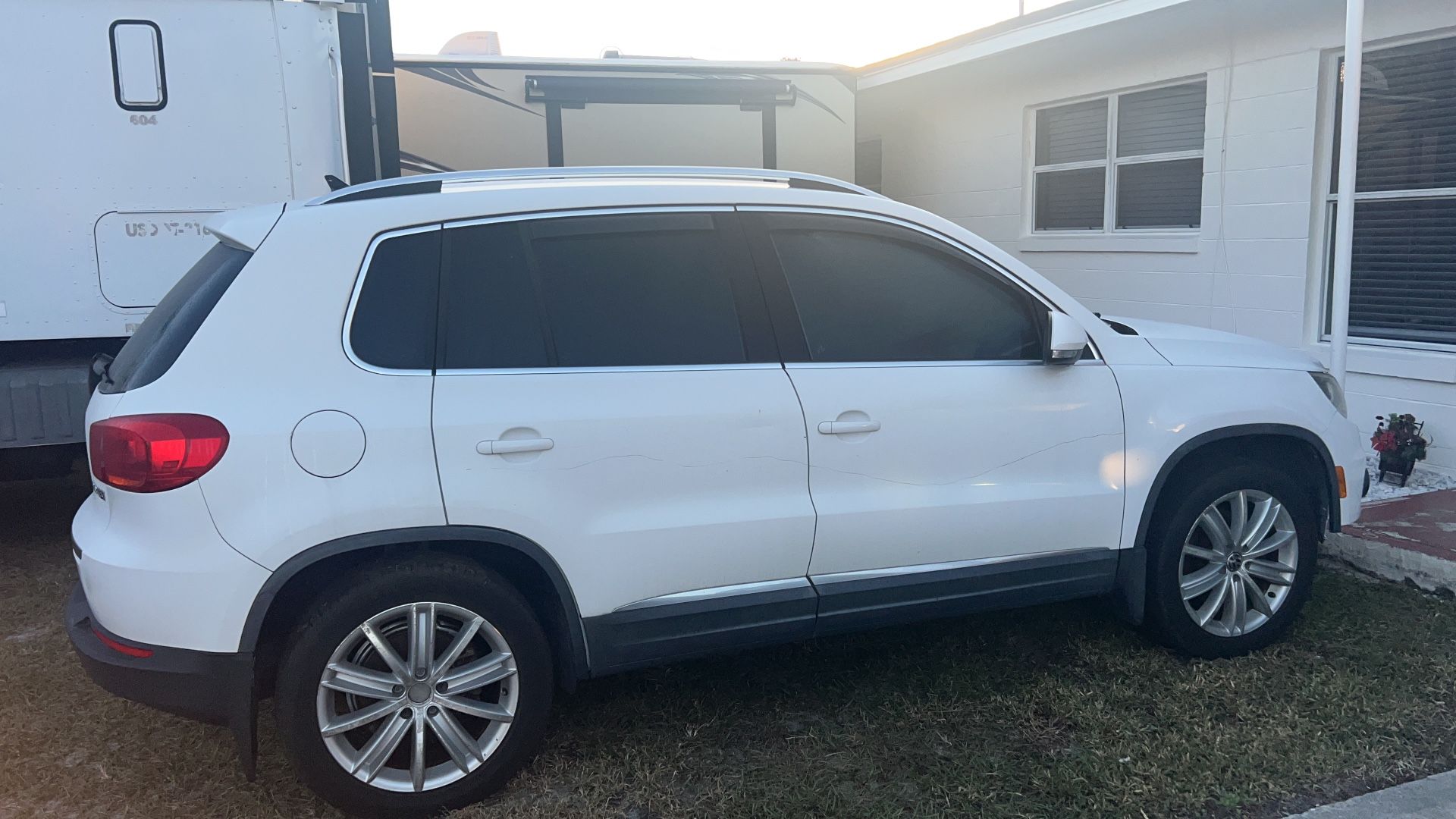 128,000 miles white color clean title Tiguan 2012 full test (contact info removed)