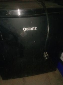 Mini refrigerator