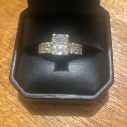 Women 14 K Engagement Ring 