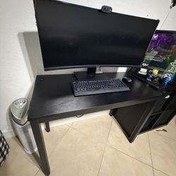 Computer desk