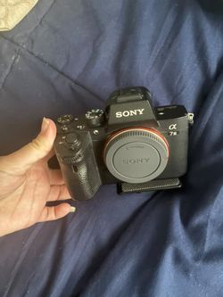 CAMARA PROFESIONA SONY A7III