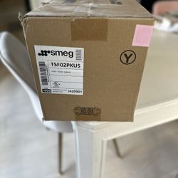 Smeg 4 Slice Toaster TSFO2PKUS. Still In Box. 