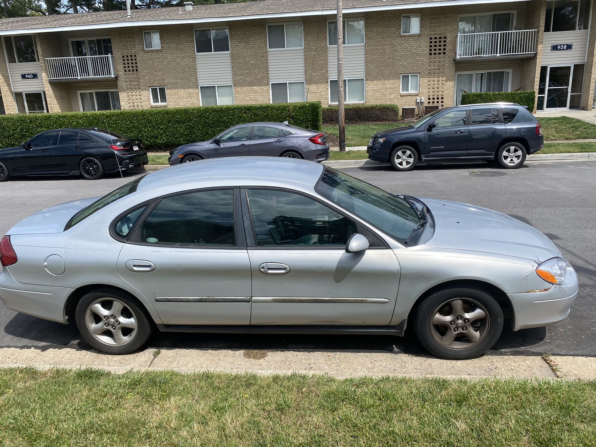 2001 Ford Taurus