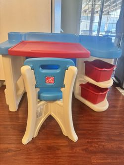 Play Desk Step2