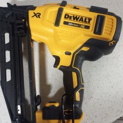 DeWalt Angled Nailer 20max 