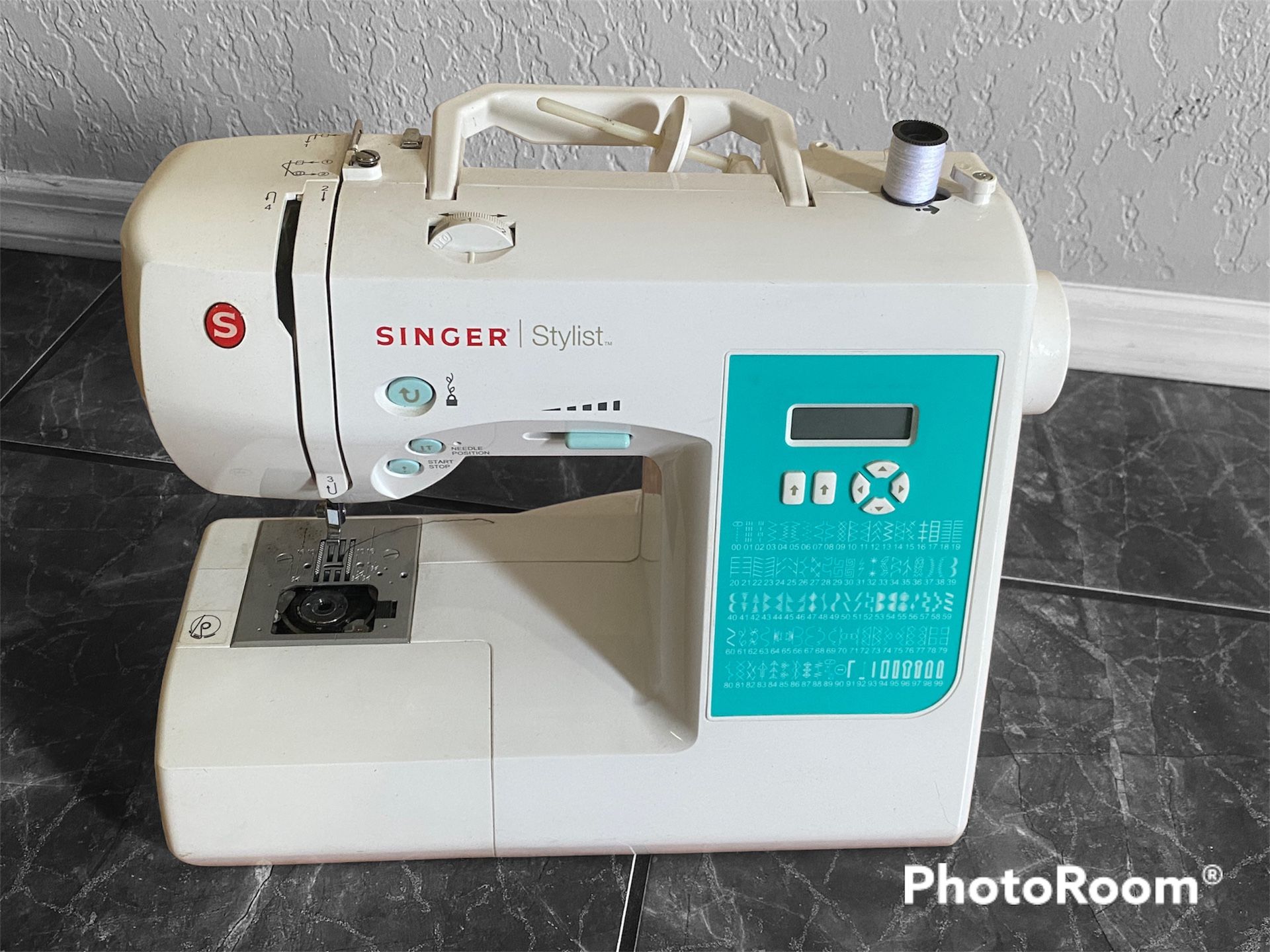 Singer Stylist Sewing Machine! for Sale in Longwood, FL OfferUp