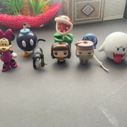 8 Toys Figures