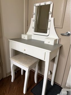 Make Up vanity