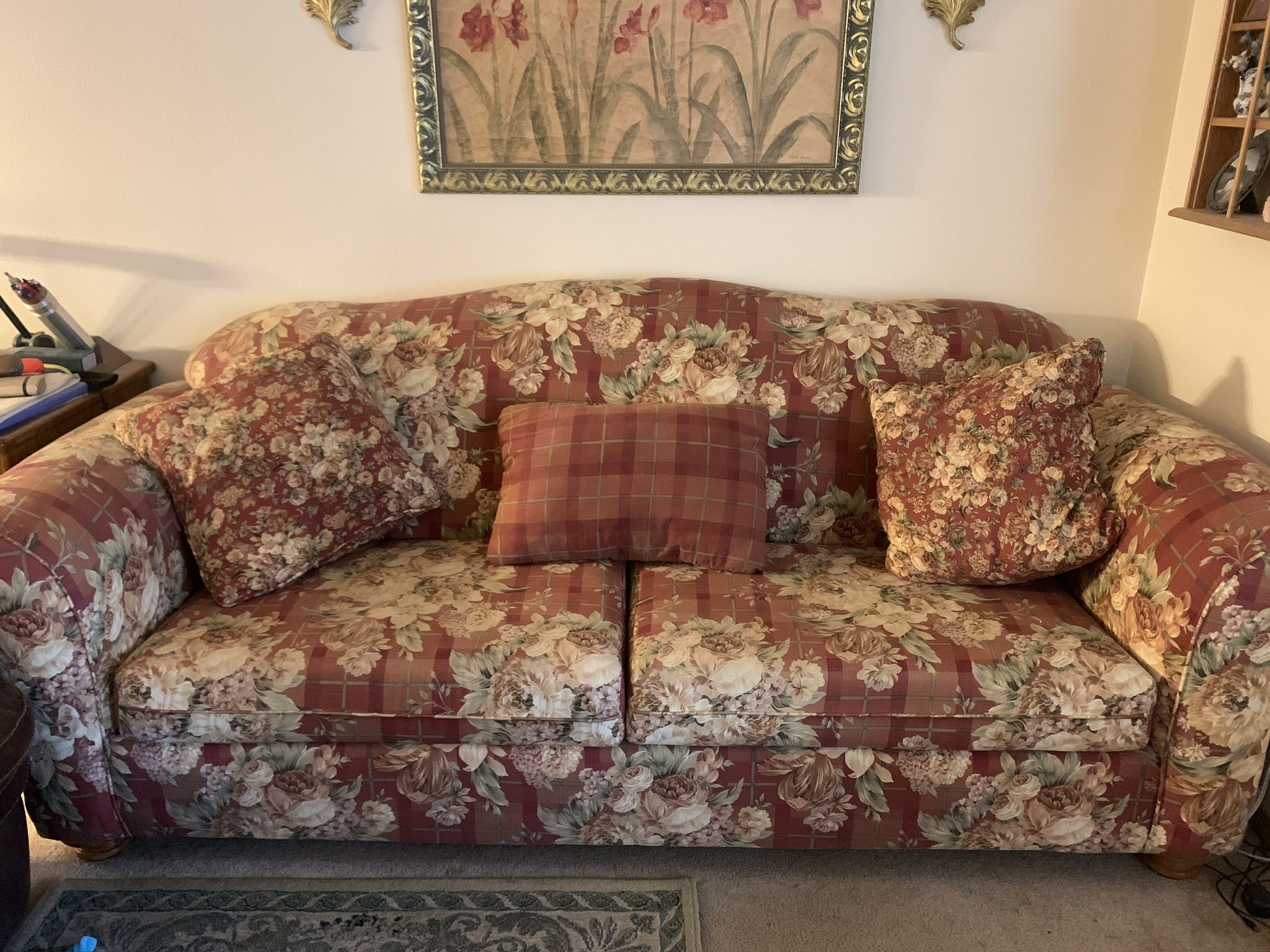 Country Floral Couch