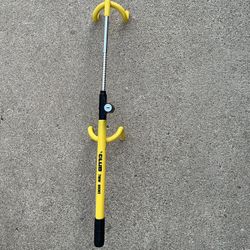 The club Twin Hooks