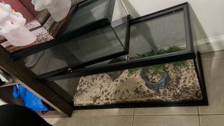 Tanks with screens