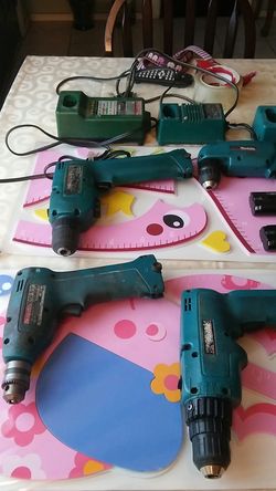 Makita drills and flash light and chargers