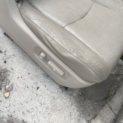 hilander 2006 seat driver side passenger side