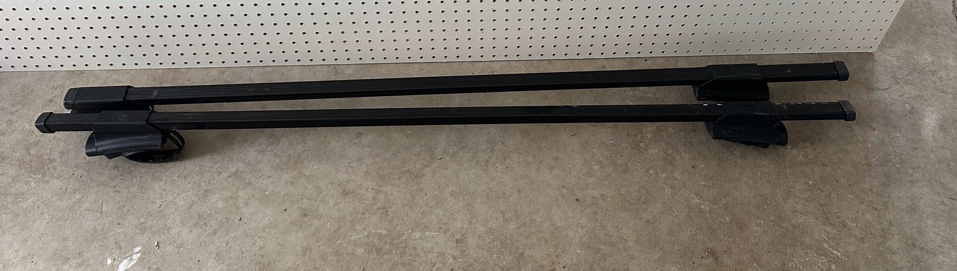 Thule Roof Rack Mounts and 2-58” Cross Bars with Locks