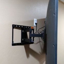TV MOUNT