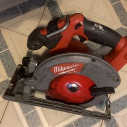 Milwaukee Fuel 6 1/2 Saw. For Parts
