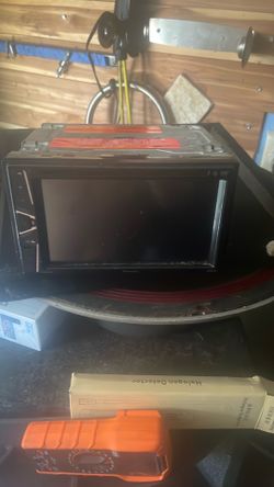 Pioneer avh-120bt dvd player head unit works great