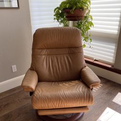 Dania Stressless Leather Recliner for Sale in Portland OR OfferUp