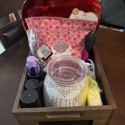 Valentine’s Day Gift Basket Thumbnail