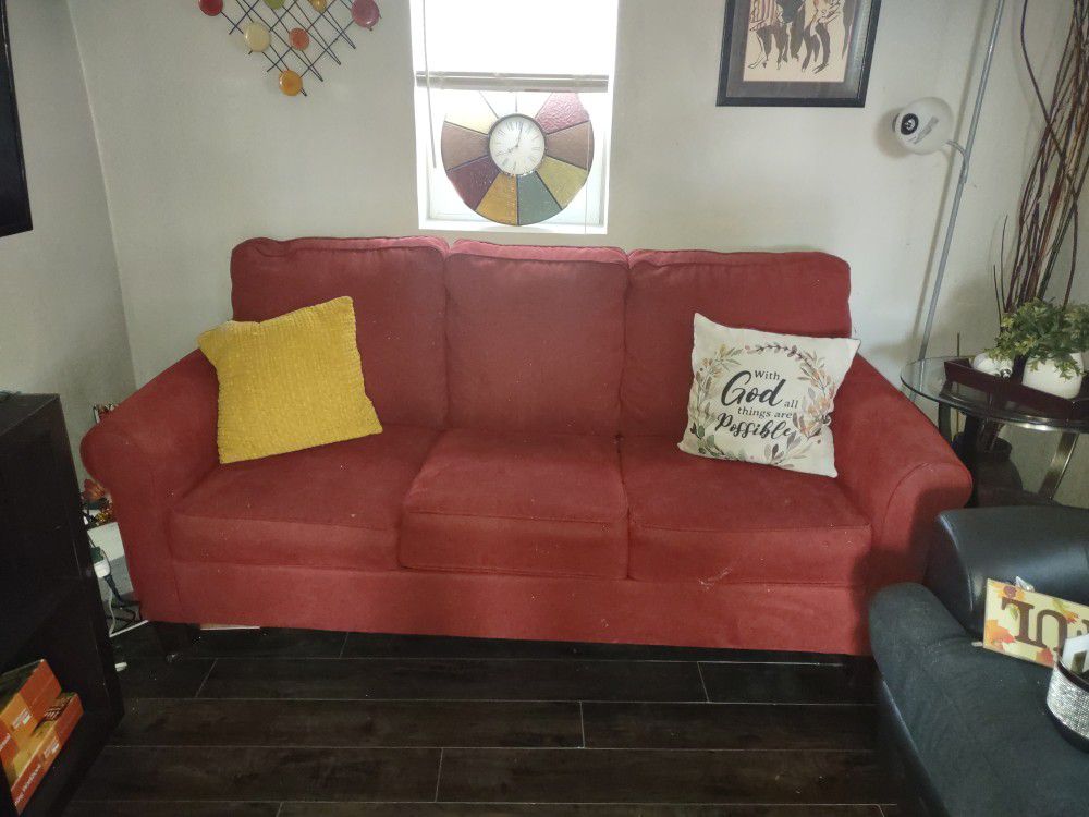 Gorgeous red Pull Out Bed Couch 