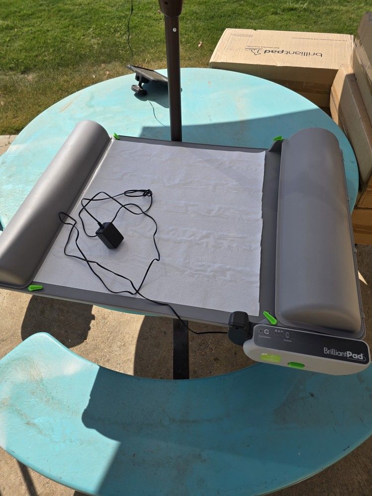 Self Cleaning Potty Pad Machine For Dogs And Puppies