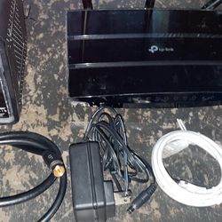 TP link AC1750 Wireless Router/ Motoral Cable Modem