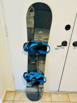 138cm Burton Snowboard with New Burton Bindings 