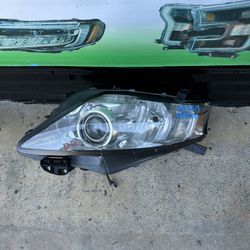 2010-2012 Lexus Rx350 Xenon Headlight Oem