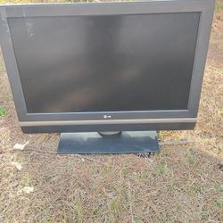 This GREAT WORKING LG TV with REMOTE