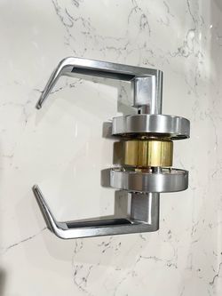 Yale 4705LN AU Storeroom Lever Lockset
