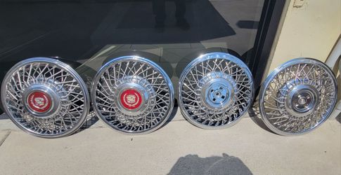 1986–1988 Cadillac OEM 14” Wire Spoke Hubcap – Genuine GM Luxury Classic