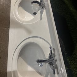A Double Sink With 2 Chrome Faucets  TOP ONLY …,.!!!!!!! Measurements 59X 22  