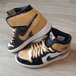 NIKE AIR JORDAN 1 RETRO HIGH GOLD TOP 3