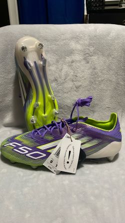 Soccer cleats size 9 men