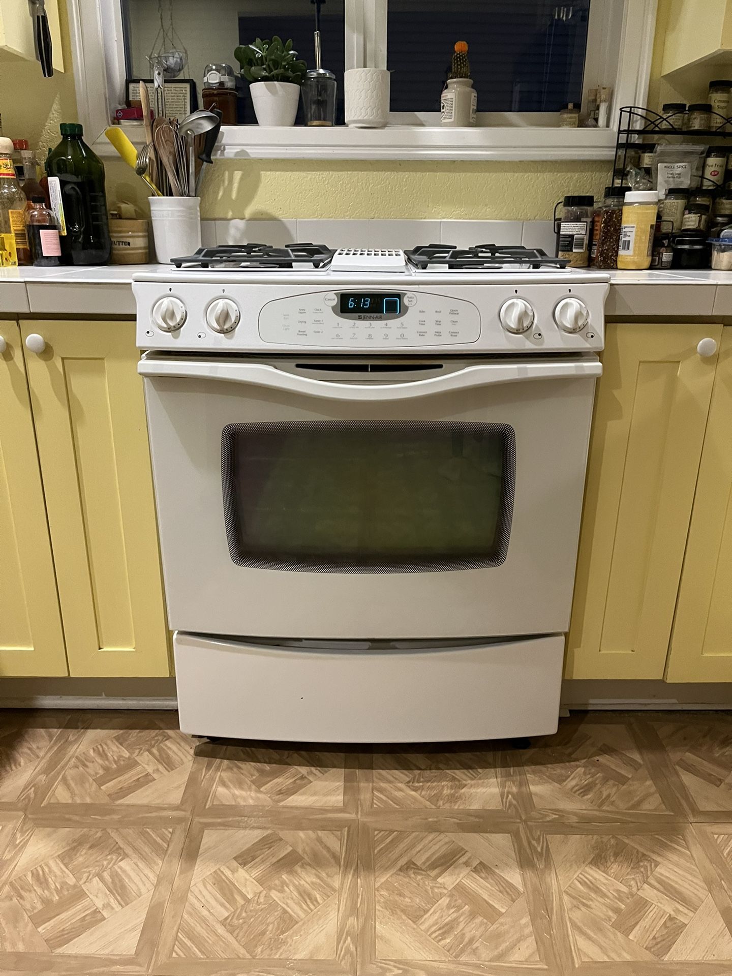 Down Draft Gas Range for Sale in Seattle, WA OfferUp