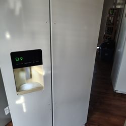 Refrigerator 