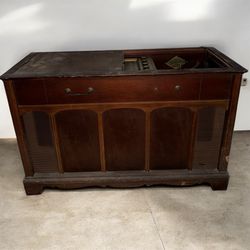 Mid Century Vintage Magnavox Record Changer Stereo Console