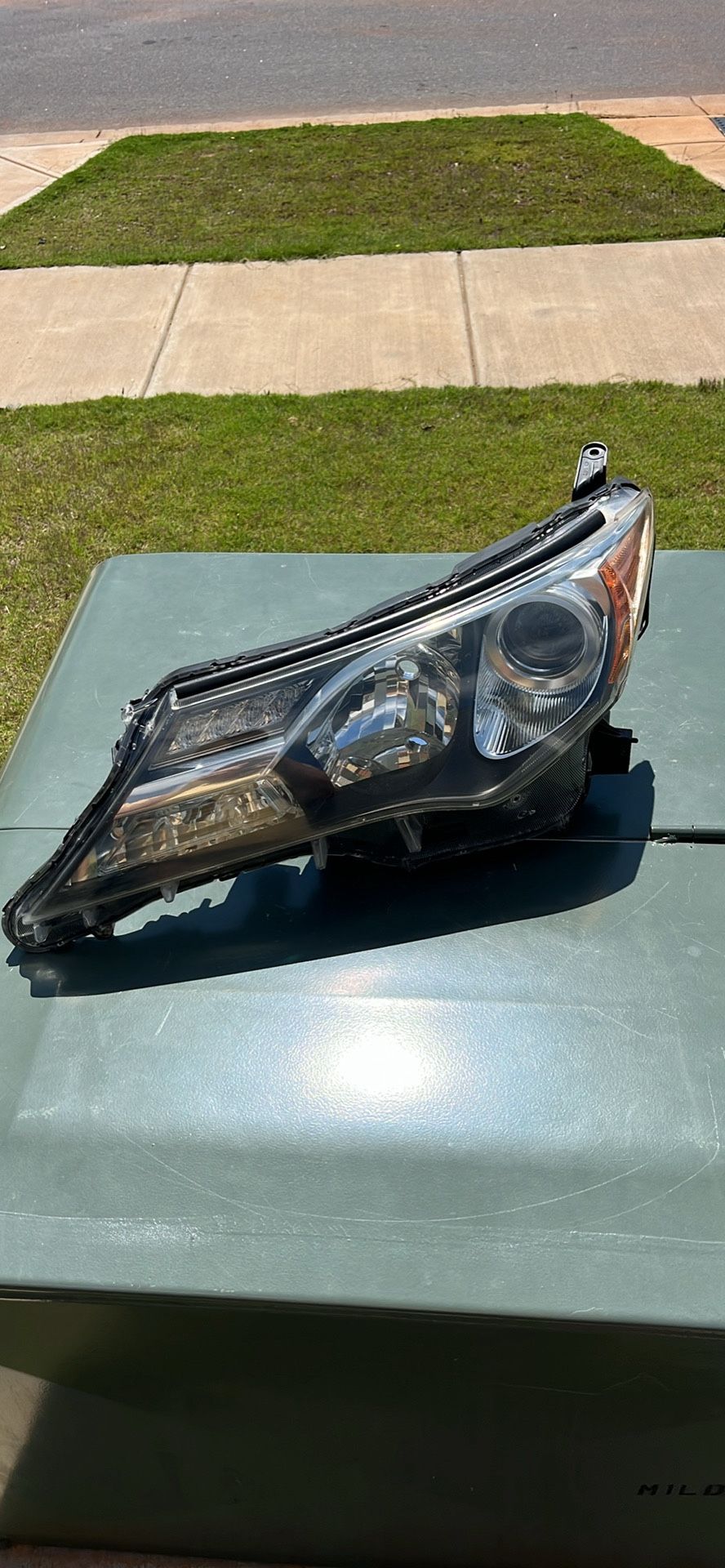 GENUINE OEM 2013–2015 TOYOTA RAV4 LEFT DRIVER SIDE HEADLIGHT – STANLEY W0836 – HALOGEN