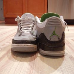 Jordans 3 Retro Chlorophyll ($300)(size 10)