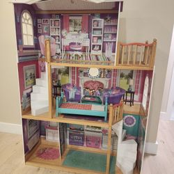 Big DOLL HOUSE