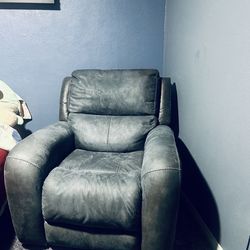 Recliner-(Electrical) charges your cell too