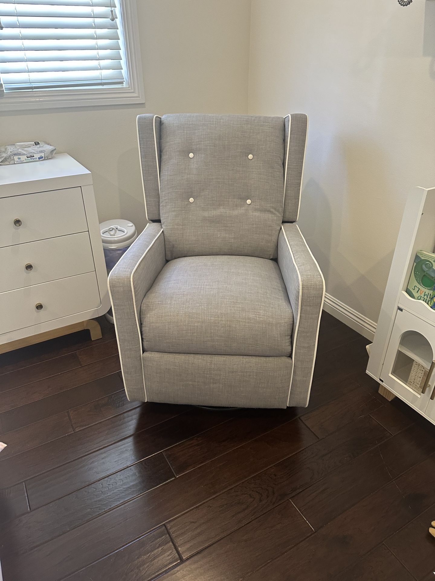 Recliner Chair 